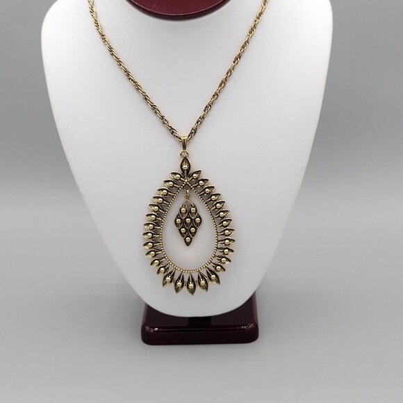 Sarah Coventry Aloha Necklace Pineapple Pendant Antiqued Gold Tone 22 inches - Picture 3 of 10